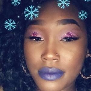 Meet your Posher, Derrielle